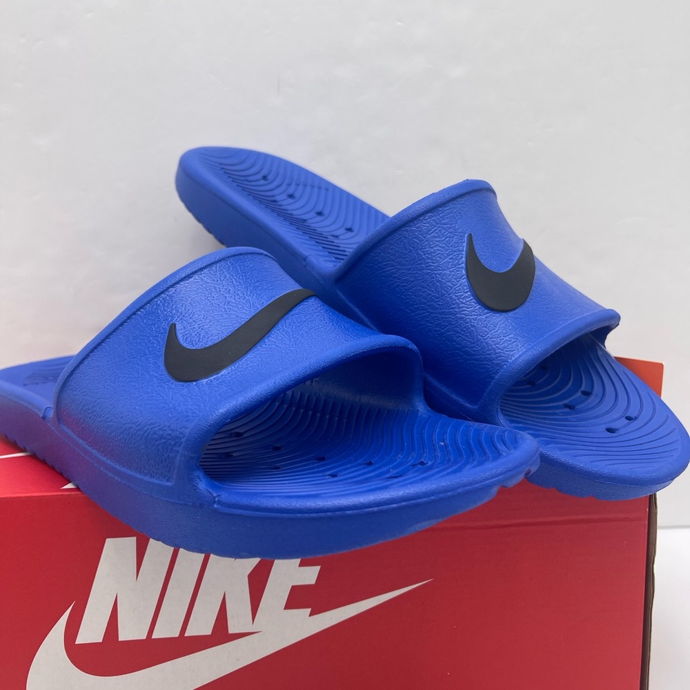 Nike Men’s Royal Blue Slide Sandals KAWA SHOWER
832528 403
GAME ROYAL/BLACK - Picture 3 of 15